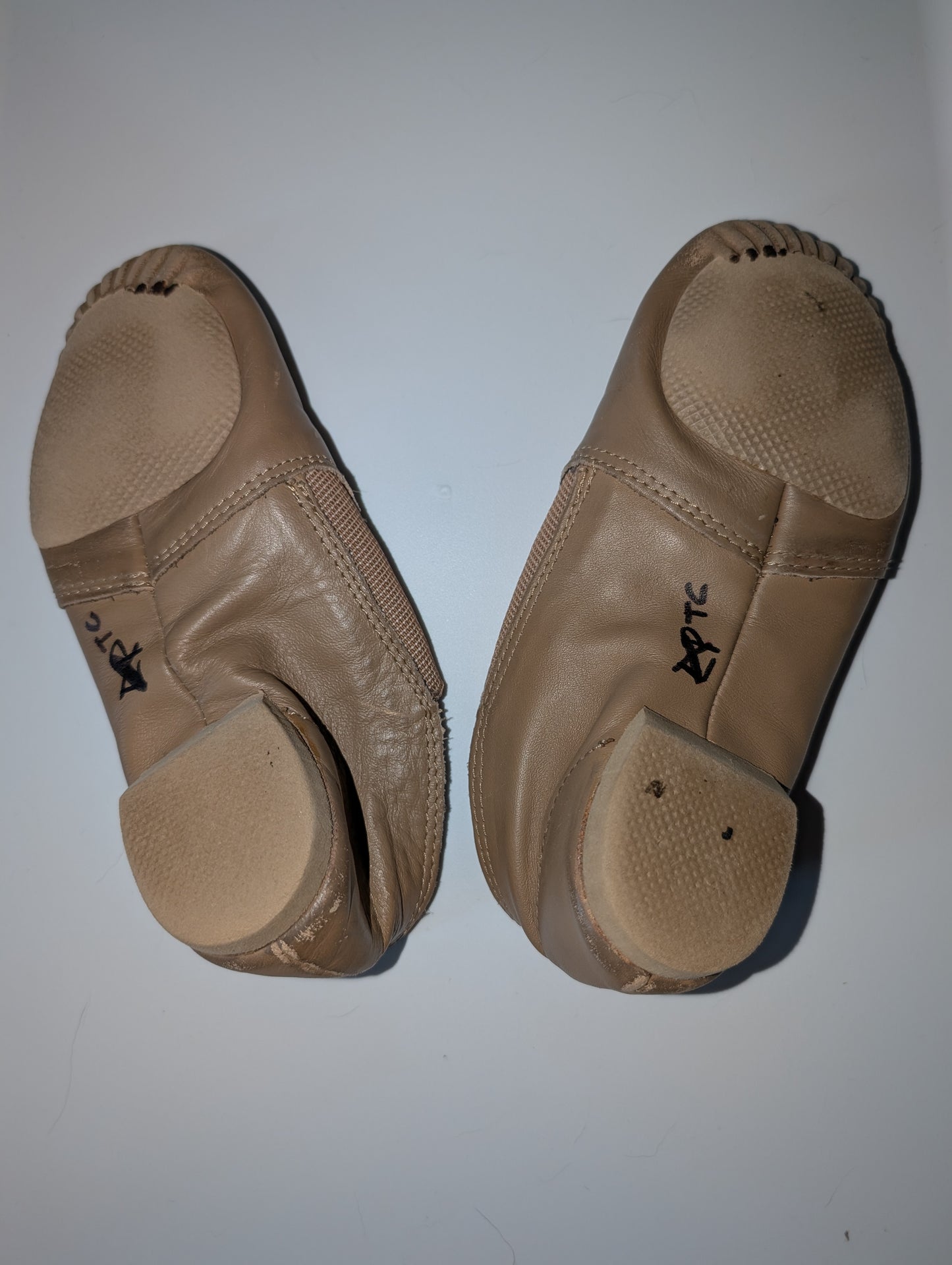 Revolution Tan Jazz Shoes - Kids sz 3