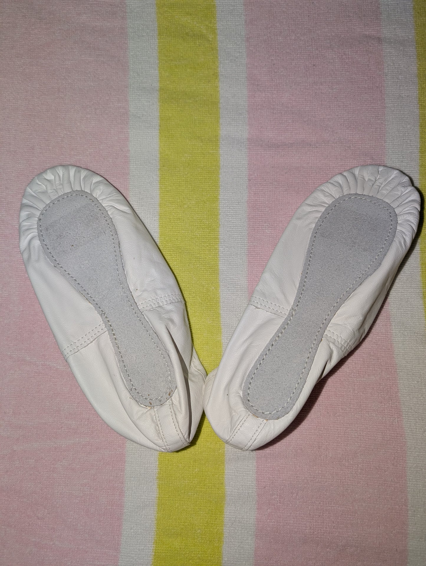 White Leather-style Full-sole Ballet Shoes - Theatricals sz 1.5 kids