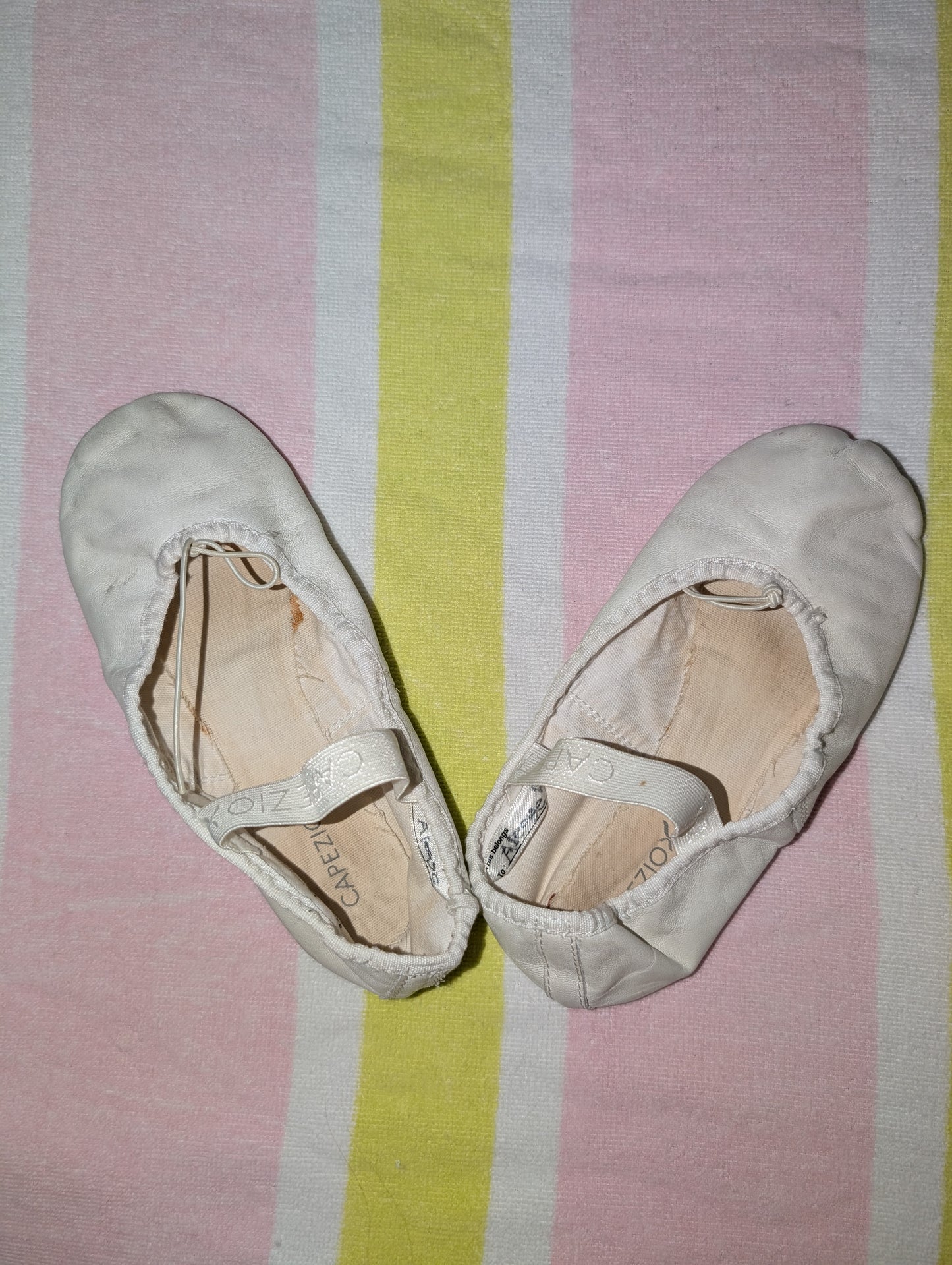 Capezio White Leather Full-sole Ballet Shoes - sz 2 kids