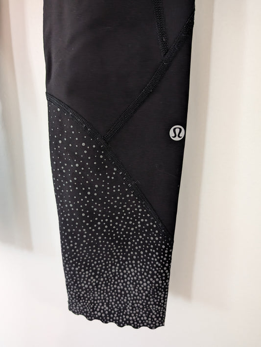 Lululemon Cropped Scalloped Edge Leggings - est sz 4
