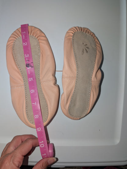 Full-Sole Leather Ballet Shoe - Woman's sz 6/7