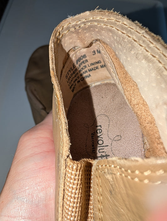 Revolution Tan Jazz Shoes - Kids sz 3