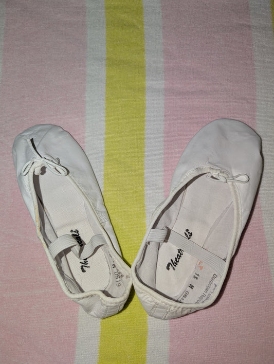 White Leather-style Full-sole Ballet Shoes - Theatricals sz 1.5 kids